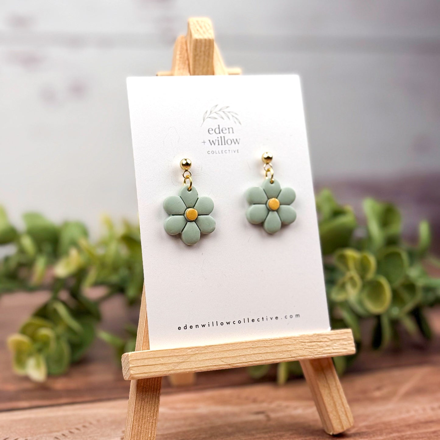 Bloom Drop - Daisy Dangle Earrings